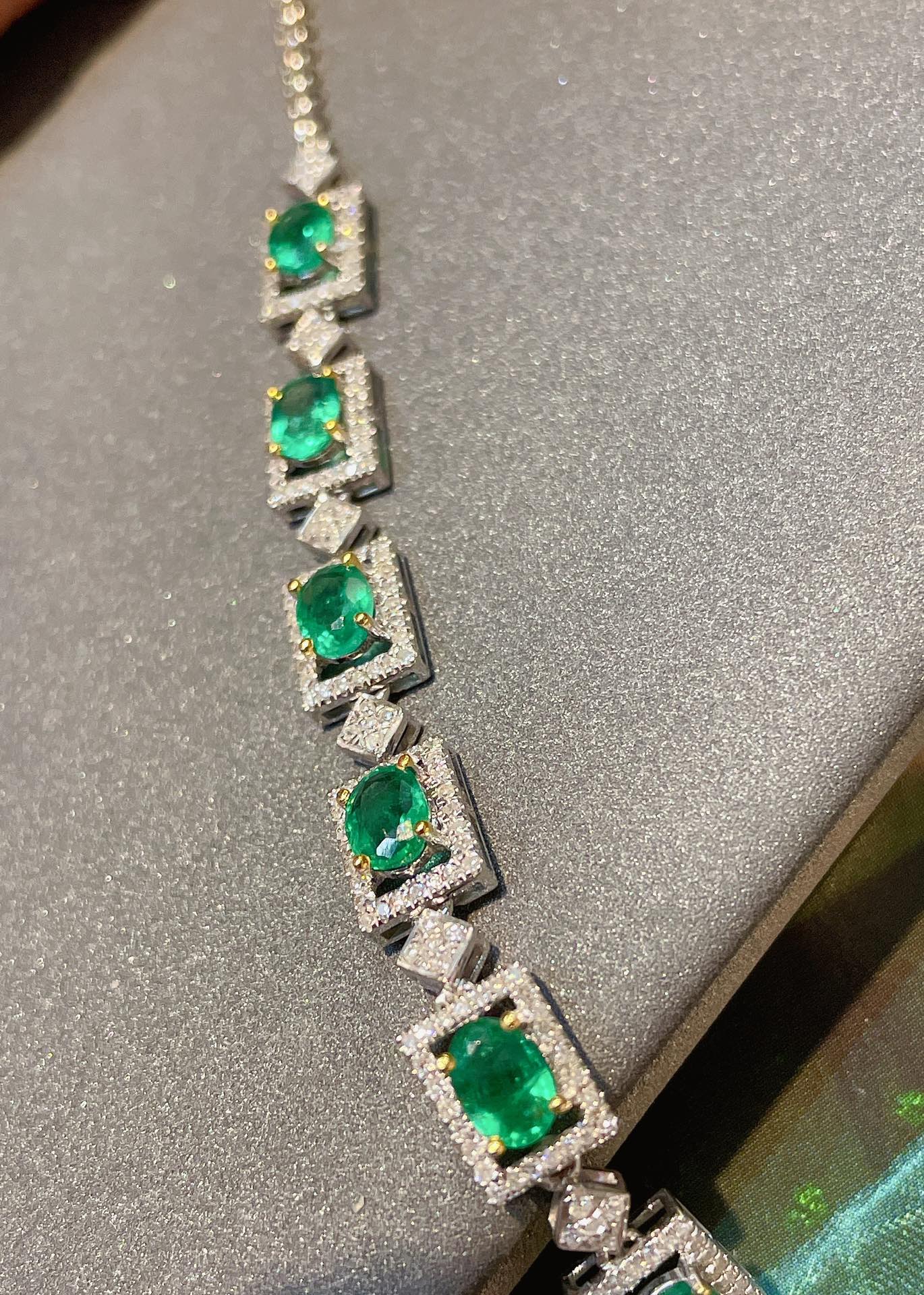 Luxury Natural Emerald Bracelet with Diamonds, Unique Design, 18K Natural Diamond Bracelet, Wedding Bracelet, Anniversary Bracelet, Gift for you