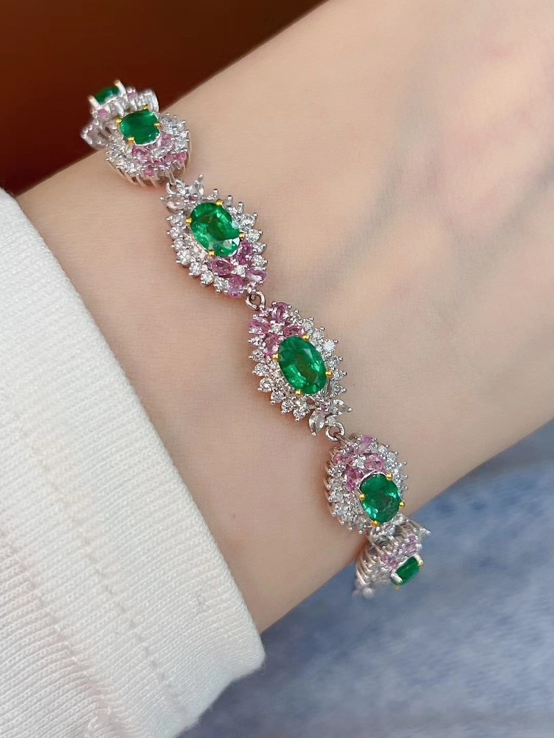 Luxur Natural Emerald Bracelet with Diamonds, Unique Floral Design, 18K Natural Diamond Bracelet, Wedding Bracelet, Anniversary Bracelet, Gift for you