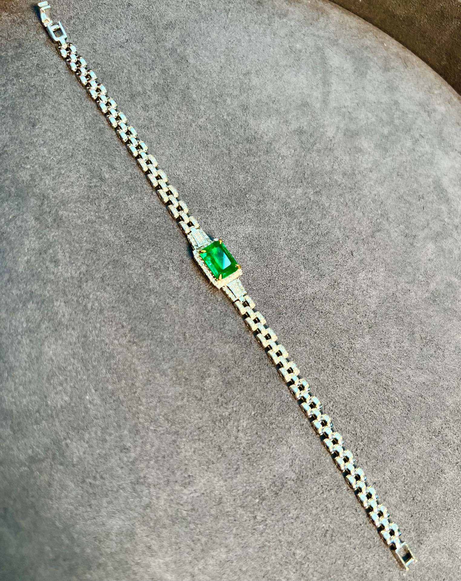 Luxury Natural Emerald Bracelet with Diamonds, Classic Design, 18K Natural Diamond Bracelet, Wedding Bracelet, Anniversary Bracelet, Gift for you