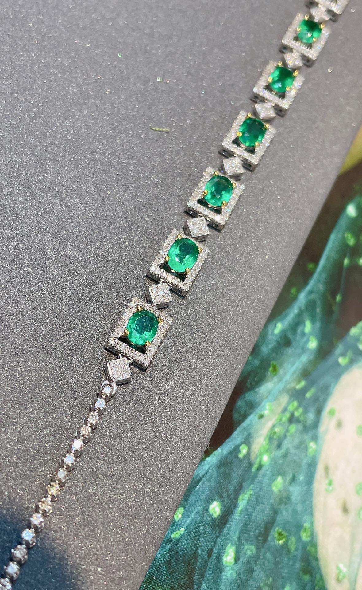 Luxury Natural Emerald Bracelet with Diamonds, Classic Design, 18K Natural Diamond Bracelet, Wedding Bracelet, Anniversary Bracelet, Gift for you