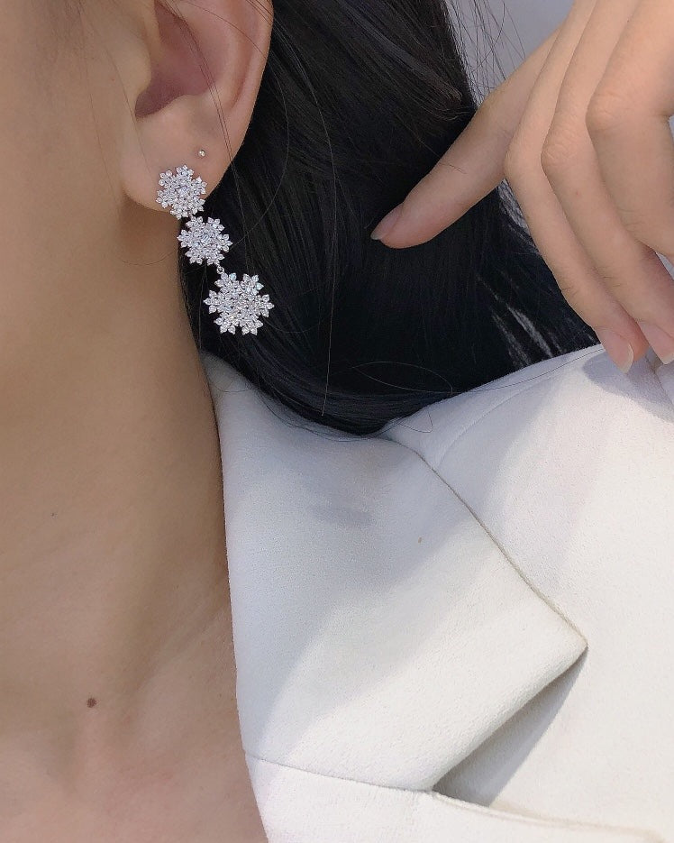 Luxury Natural Diamond Drop Earring, Unique Snowflake Design, 18K Gold Daily Earrings, Bridal Earring, Anniversary Earring, Gift for Her