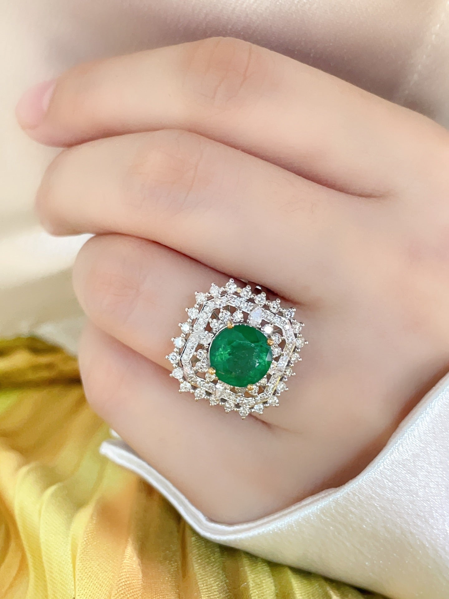 Luxury Natural Emerald Statement Ring, Unique Design, Bridal Ring, Anniversary Ring, Gift for Her