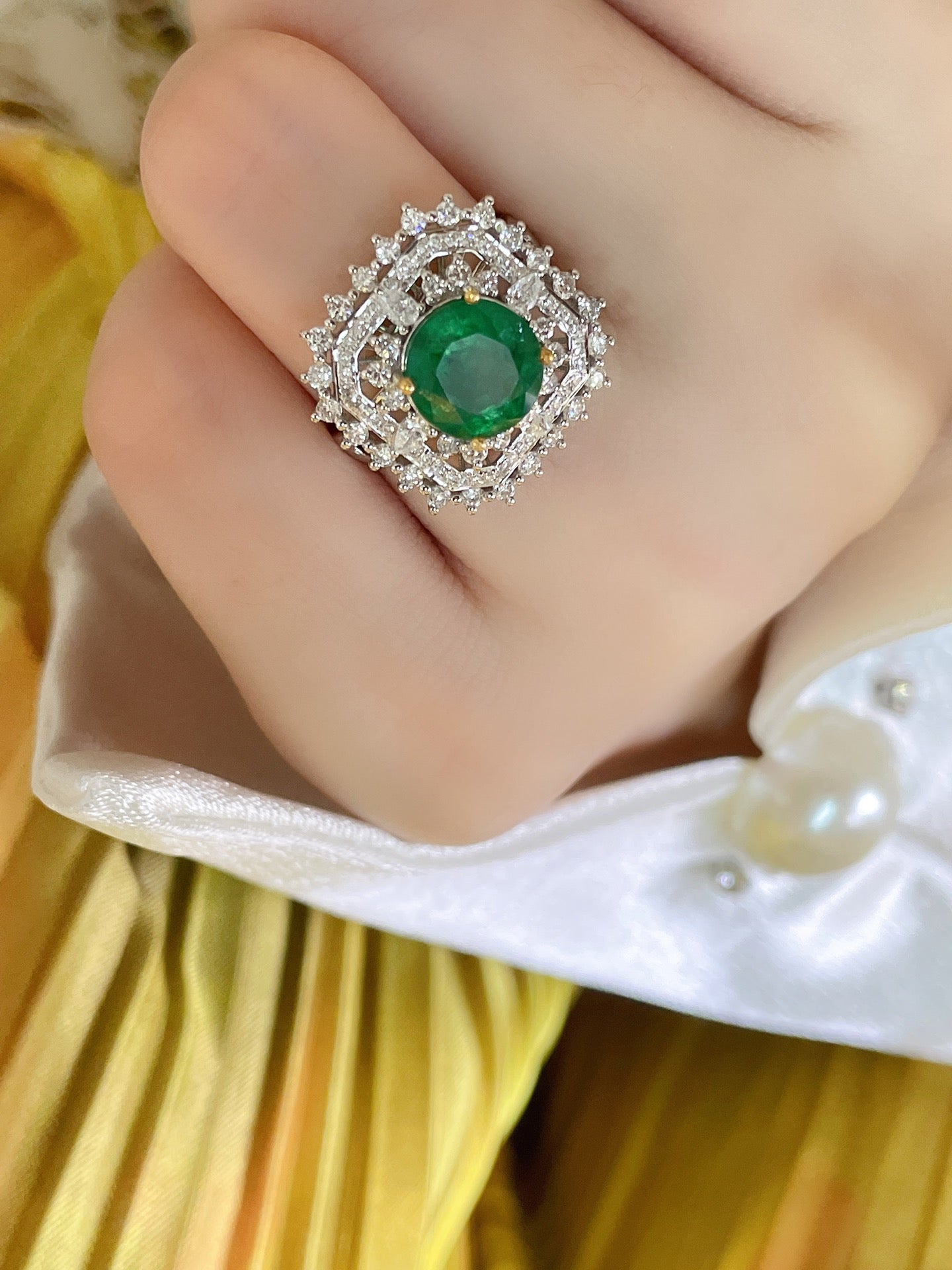 Luxury Natural Emerald Statement Ring, Unique Design, Bridal Ring, Anniversary Ring, Gift for Her