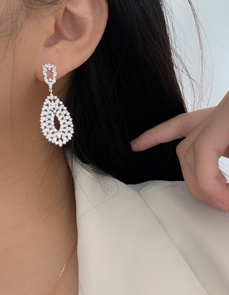 Luxury Natural Diamond Drop Earring, Unique Floral Deisgn, 18K Diamond Earring, 18K Gold Daily Earrings, Bridal Earring, Anniversary Earring, Gift for Her