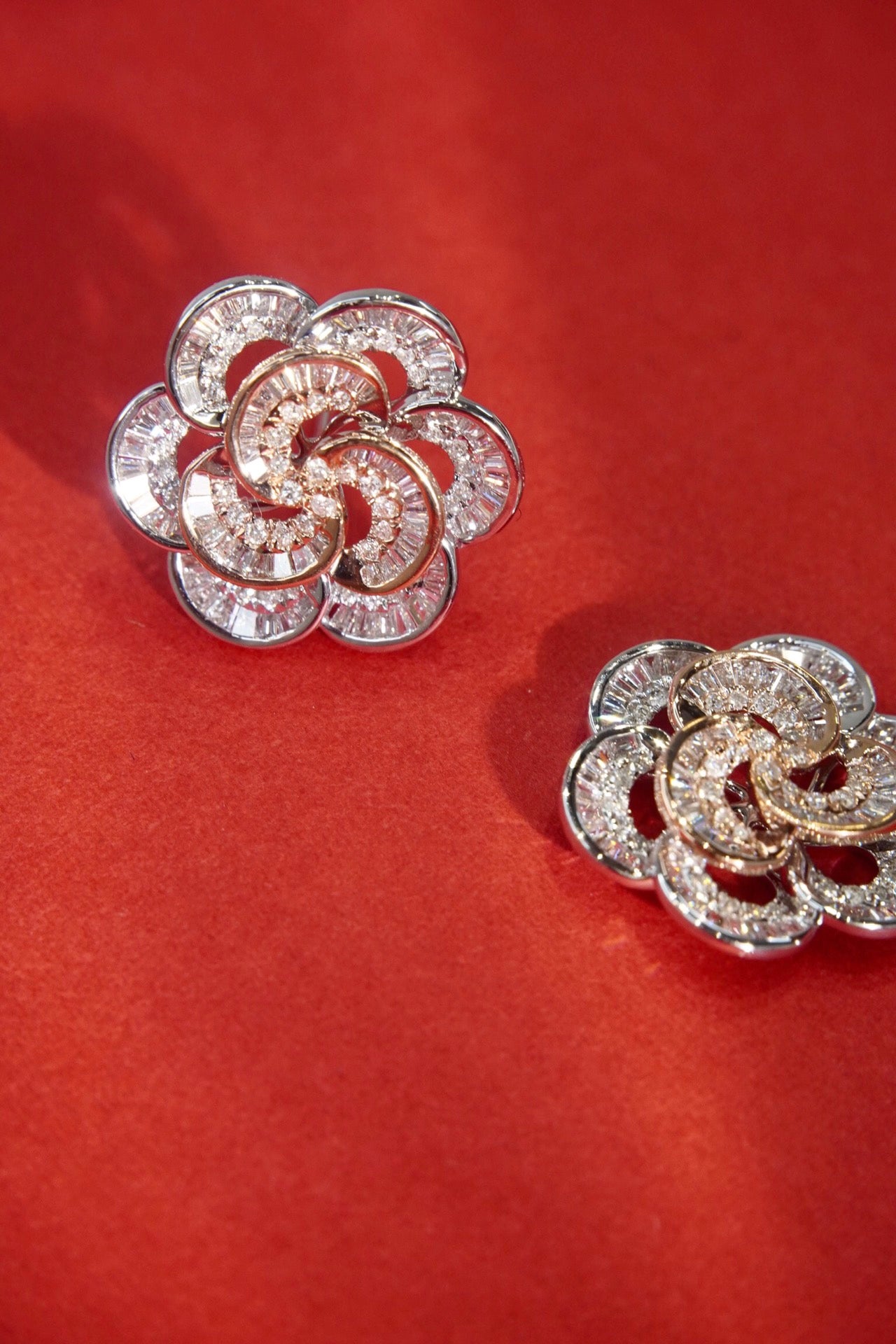 Natural Diamond Stud Earring, Unique Floral Deisgn, 18K Diamond Earring, 18K Gold Daily Earrings, Bridal Earring, Anniversary Earring, Gift for Her