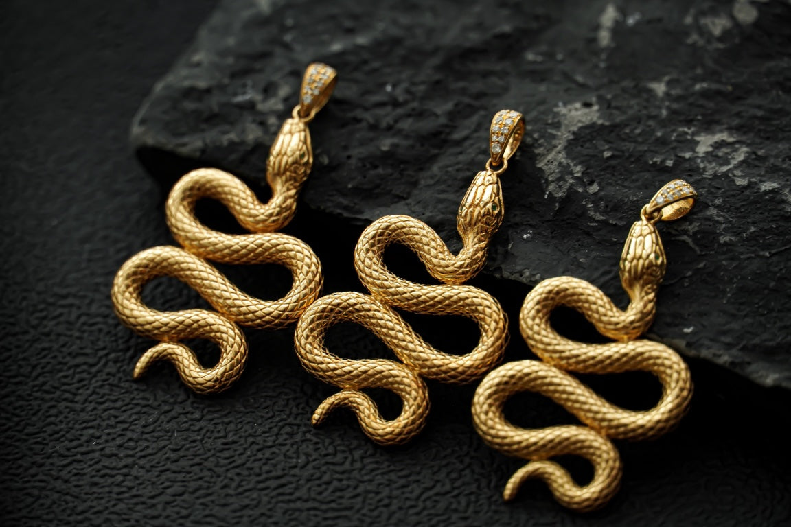 Unique Design Snake Pendant, 18K Snake Pendant, 18K Solid Gold Pendant, Anniversary Gift, Gift for her