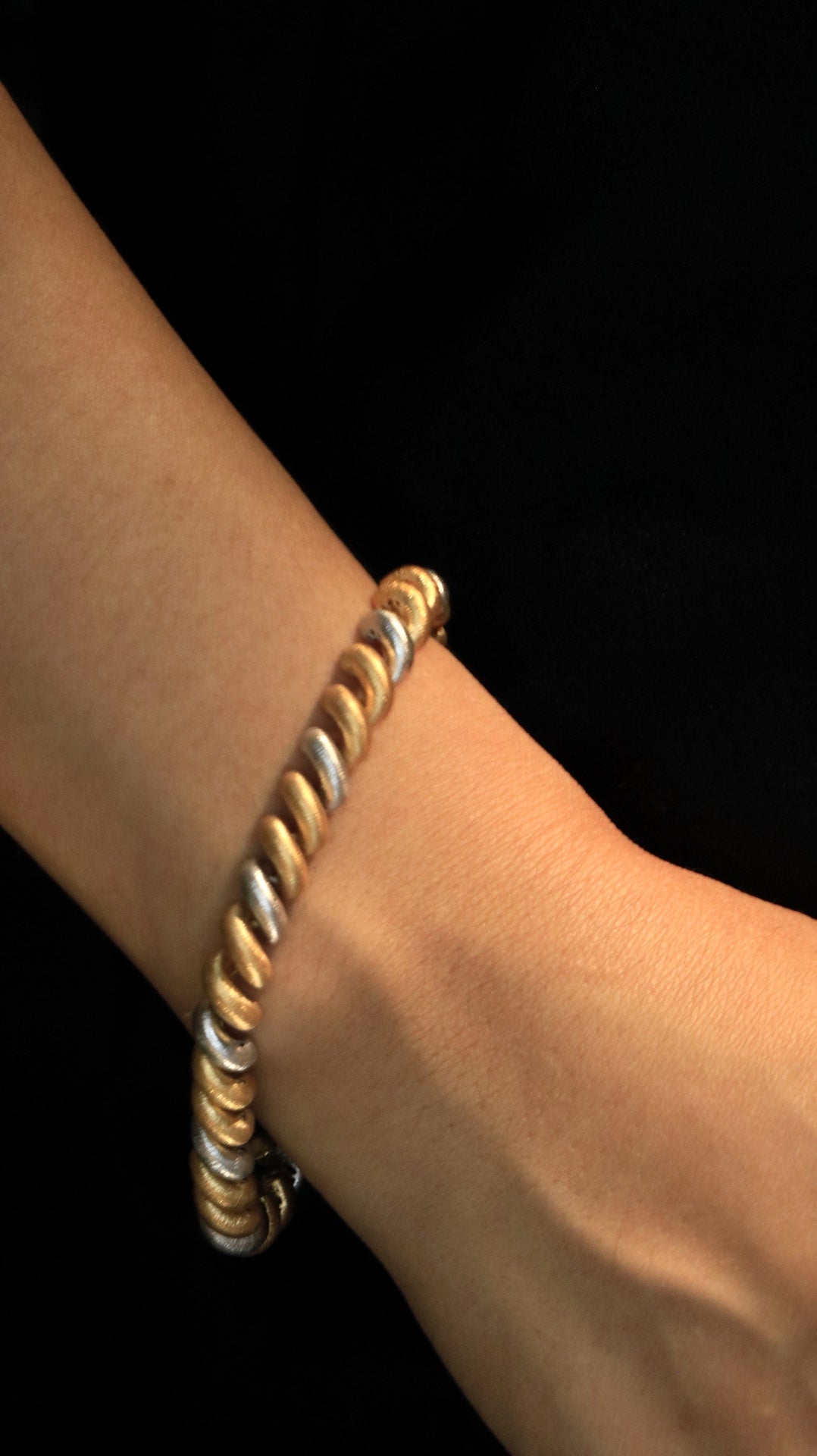 Luxury 18K Gold Bracelet, Unique Art Deco Design, 18K Bracelet, Wedding Bracelet, Anniversary Bracelet, Gift for you